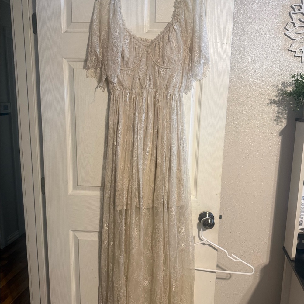 Elegant Cream Lace Dress